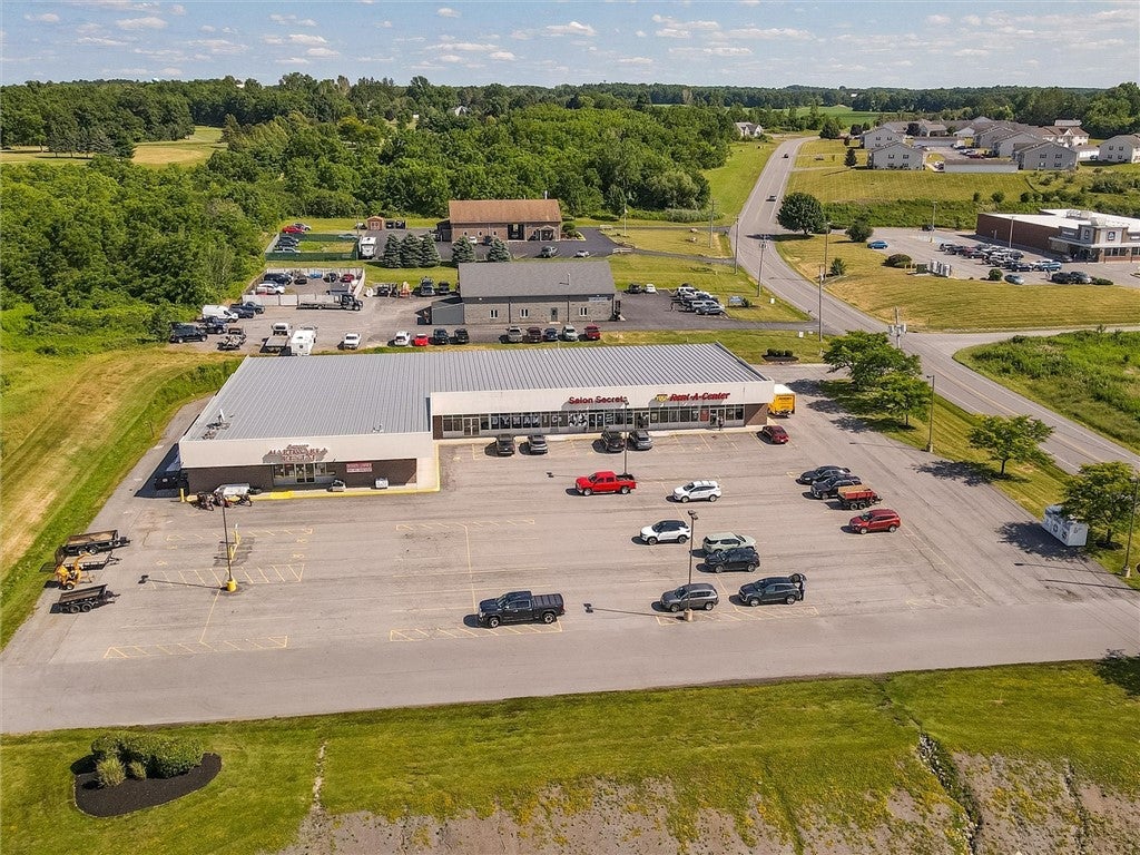 Photo of 4342 Pondside Plaza PLZ, Geneseo, NY 14454 (MLS # R1702090)