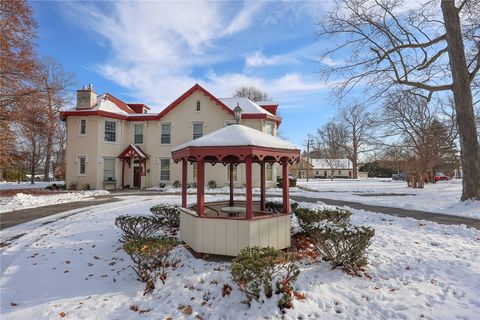 Photo of 15 Brigham Hall Cir, Canandaigua City, NY 14424 (MLS # R1653325)
