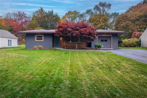 Photo of 488 Manse Lane, Penfield, NY 14625 (MLS # R1647409)