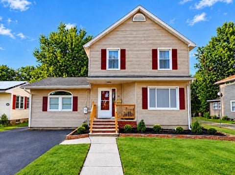 Homes For Sale - 20 Ridge Street<br/> Seneca Falls, NY 13148