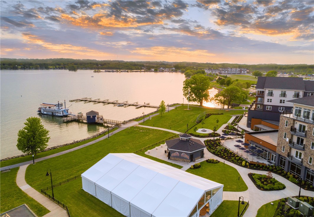 205 Lakeshore Drive 502