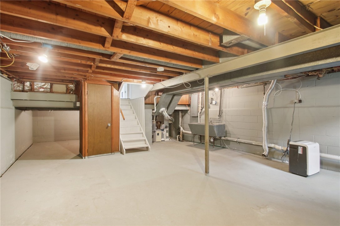 1099 N Greece Road, Greece, New York image 36