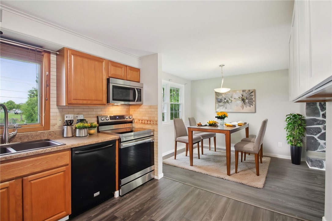 1099 N Greece Road, Greece, New York image 11