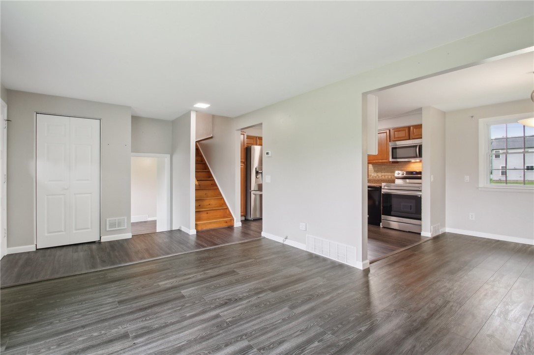 1099 N Greece Road, Greece, New York image 10