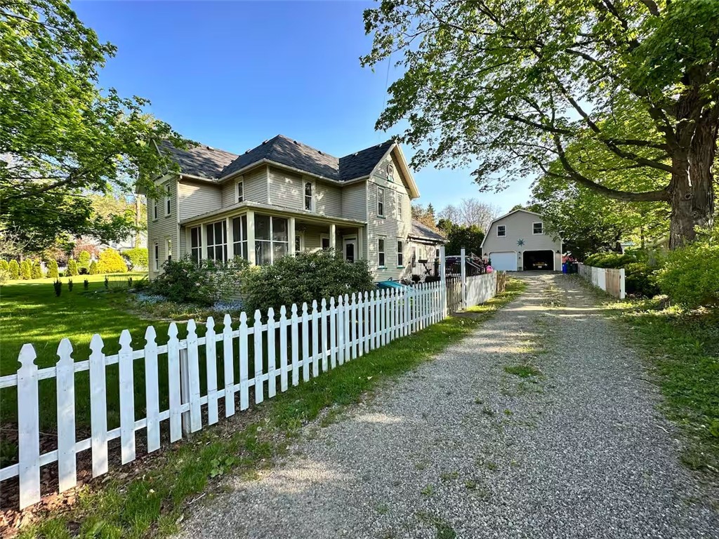 17 James Street, Naples, New York image 1