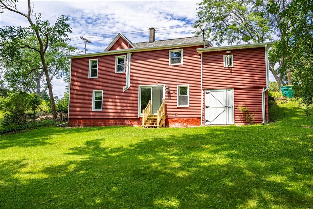 Photo of 477 Ridge Road, Webster, NY 14580 (MLS # R1705120)