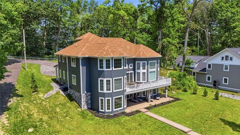 Homes For Sale - 667 Seneca Road<br/> Irondequoit, NY 14622