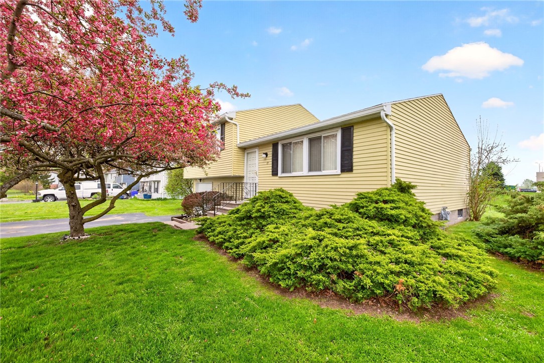 17 Fox Hollow Drive