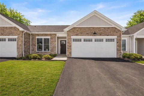 Townhouse For Sale - 115 Cedarway Circle #407<br/> Monroe County, Webster, NY 14580