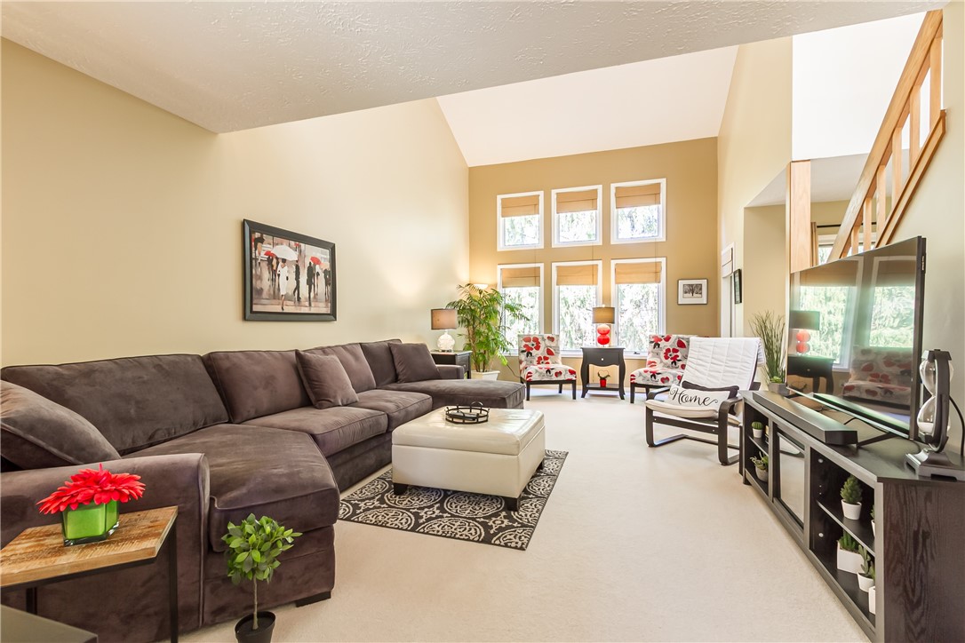 3 Colonial Circle