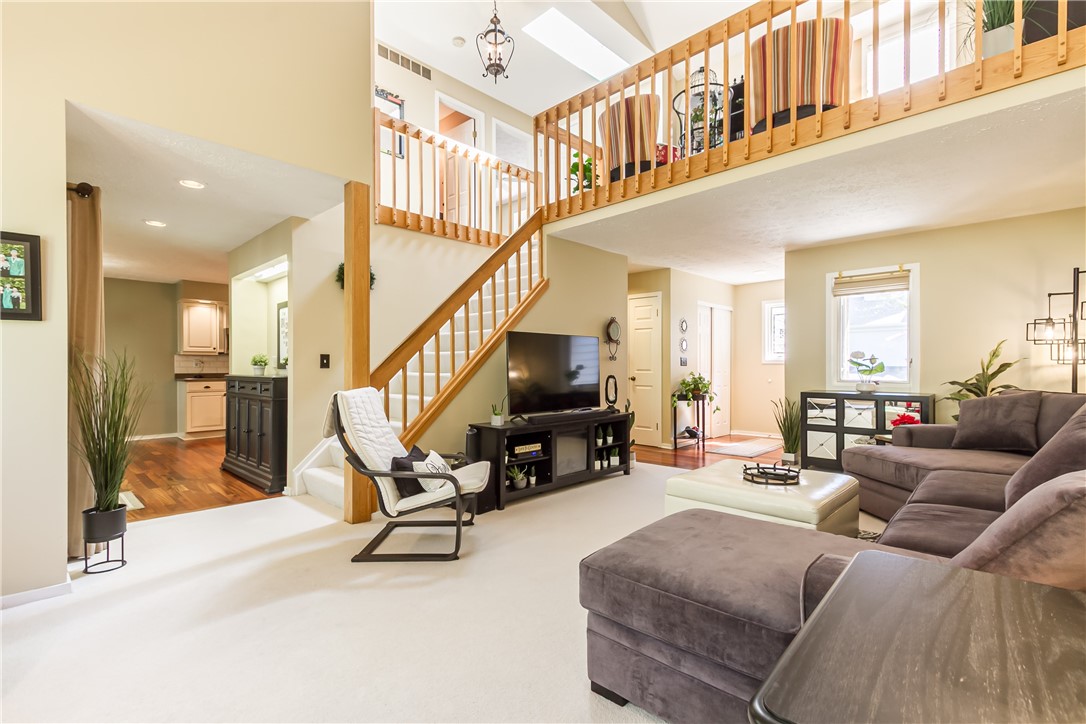 3 Colonial Circle