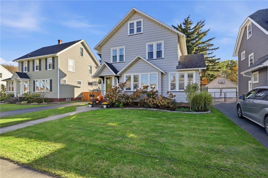 667 Laurelton Road