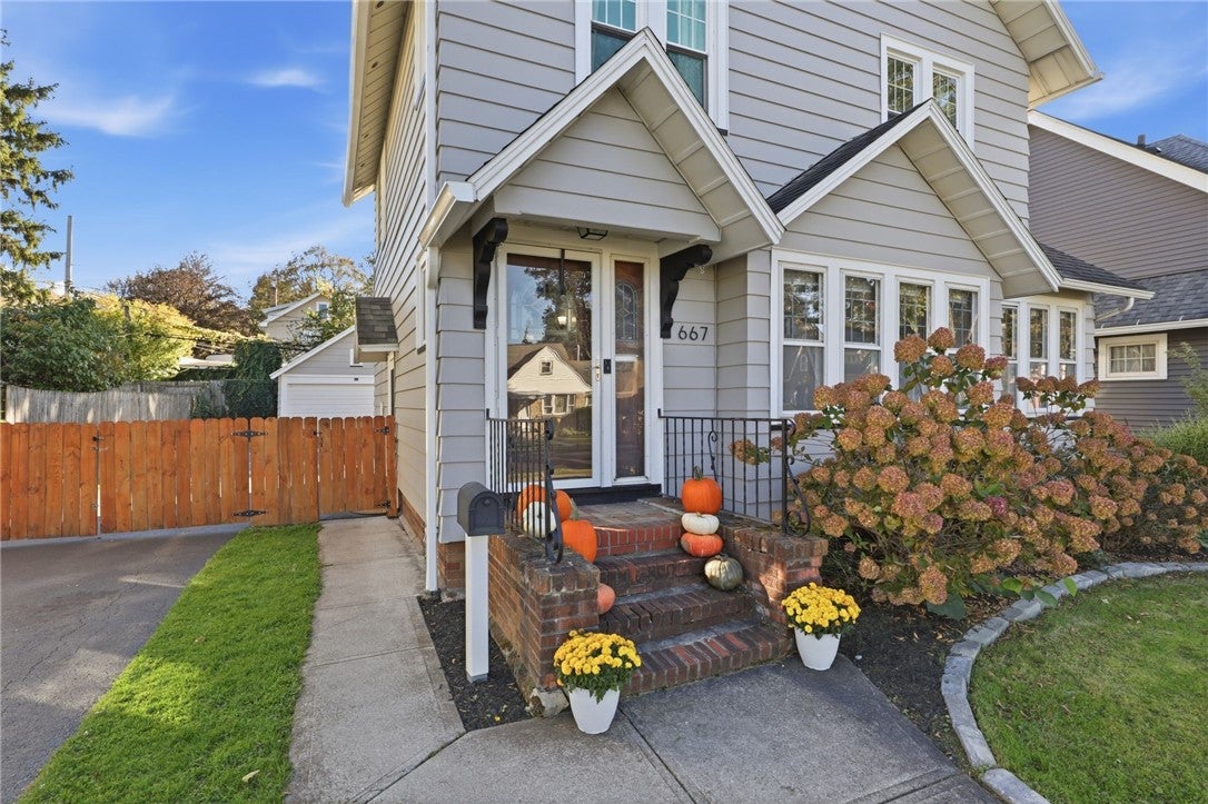 667 Laurelton Road