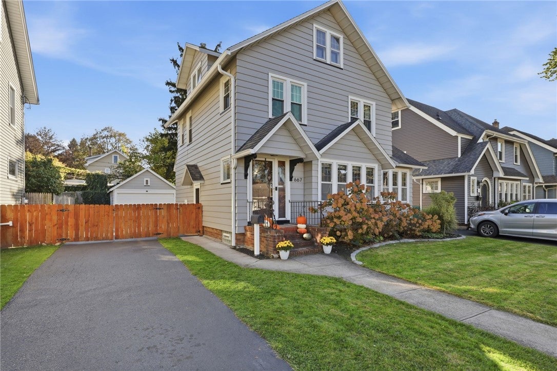 667 Laurelton Road