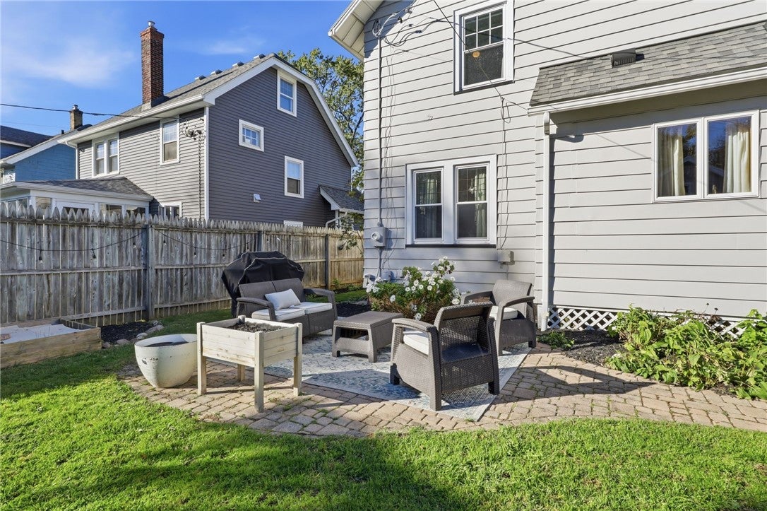 667 Laurelton Road