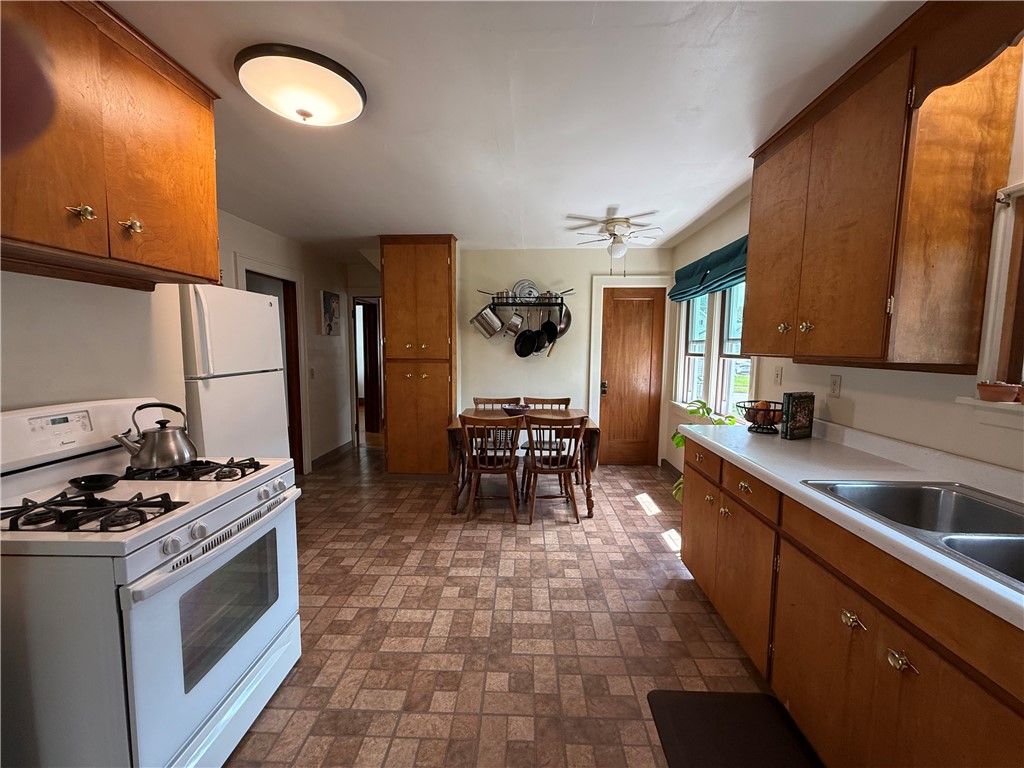 104 Redfern Drive, Rochester, New York image 25