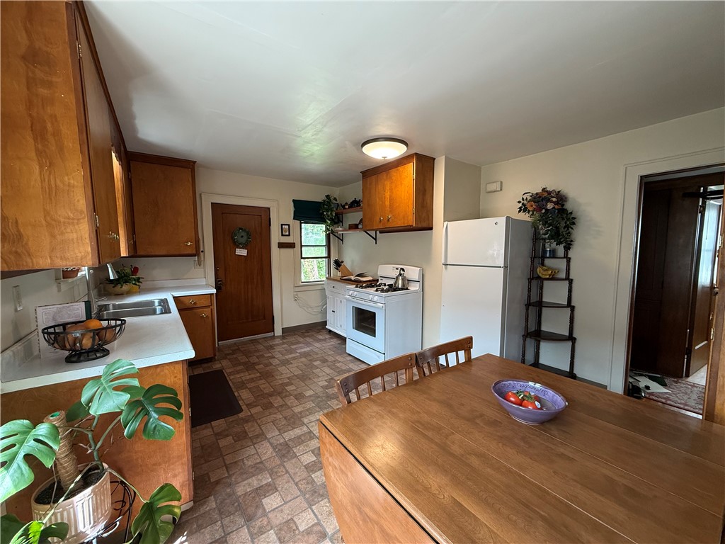 104 Redfern Drive, Rochester, New York image 27