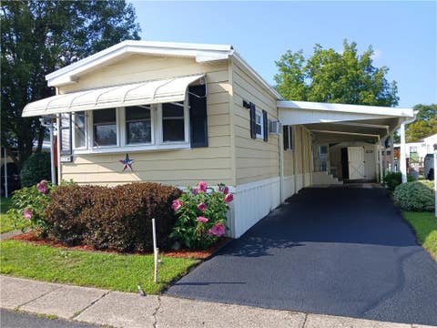 Mobile Home For Sale - 8 Village Parkway Pkwy<br/> Manchester, NY 14504