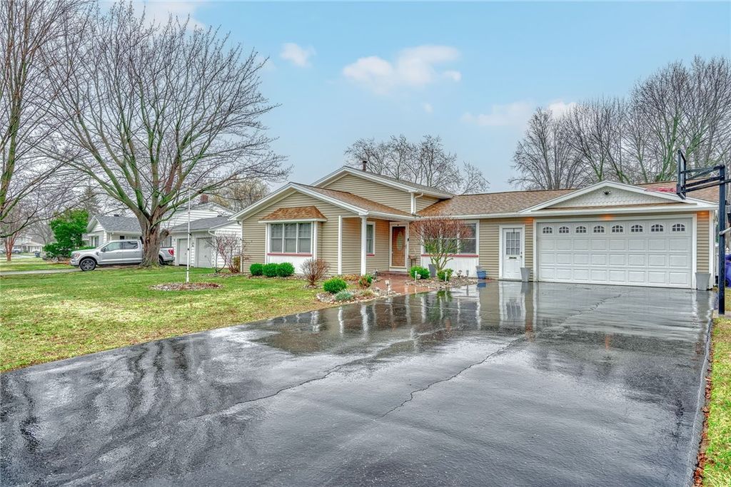 Photo of 82 Mariposa Drive, Gates, NY 14624 (MLS # R1664171)