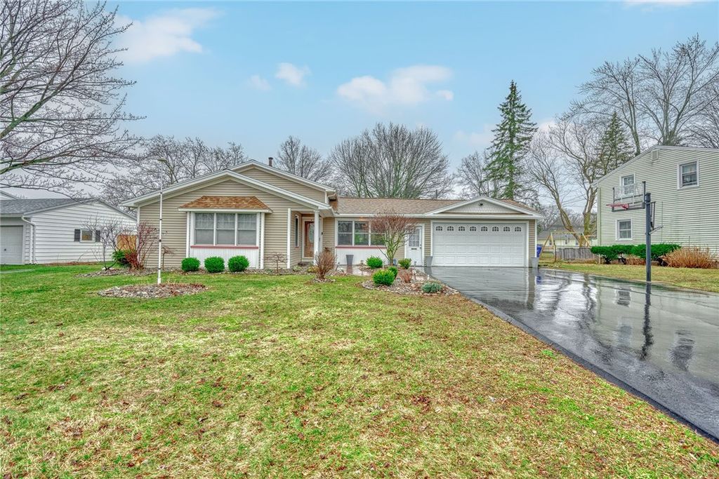 Photo of 82 Mariposa Drive, Gates, NY 14624 (MLS # R1664171)