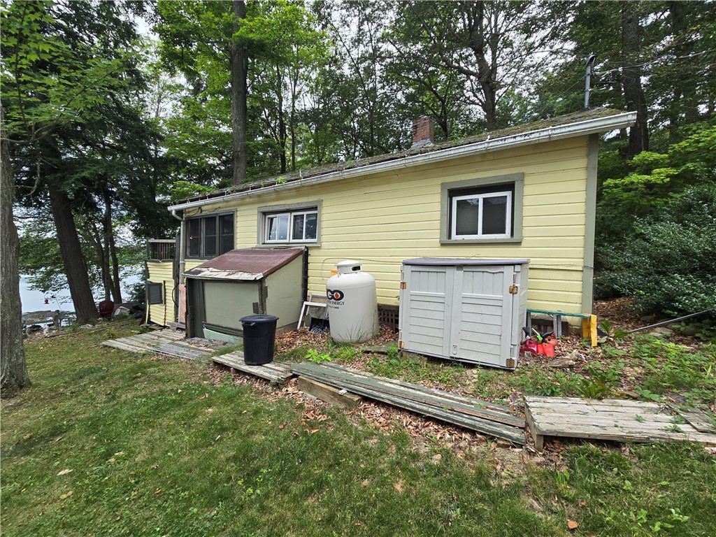 1976 W Shore Road