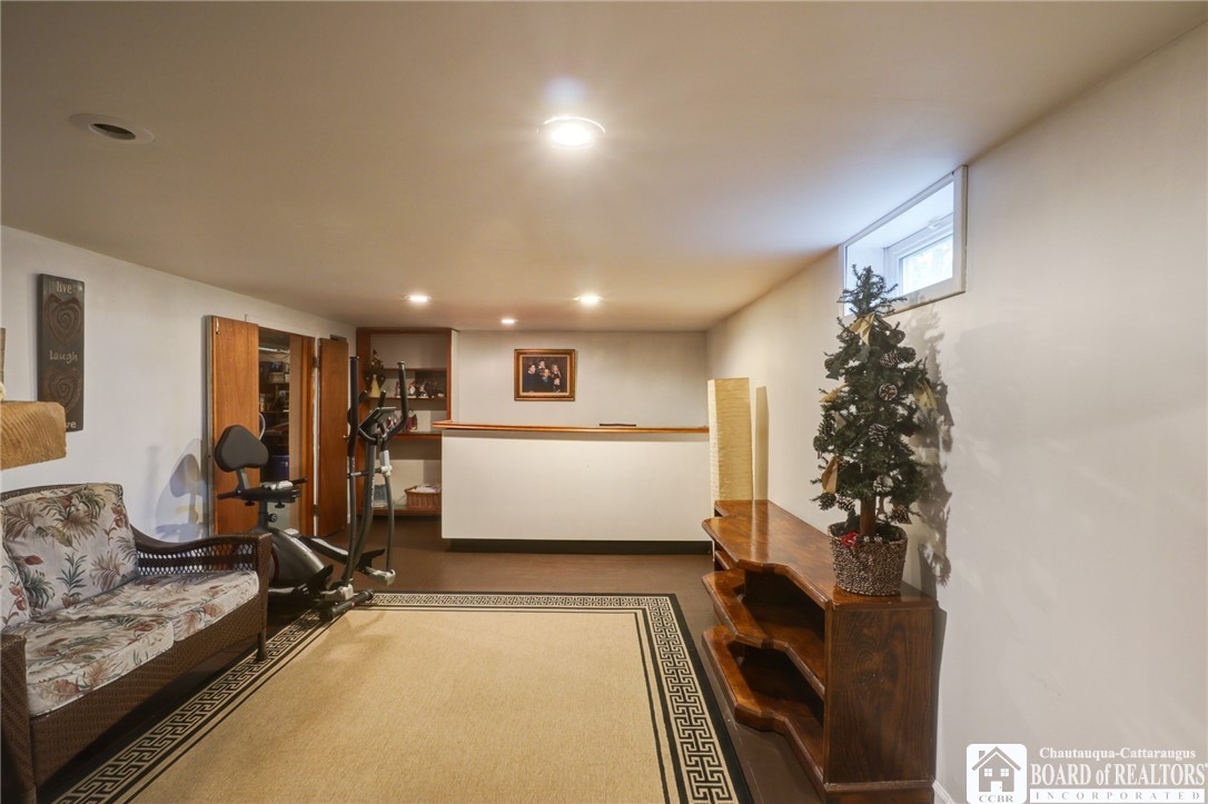 47 Summit Avenue, Jamestown, New York image 32