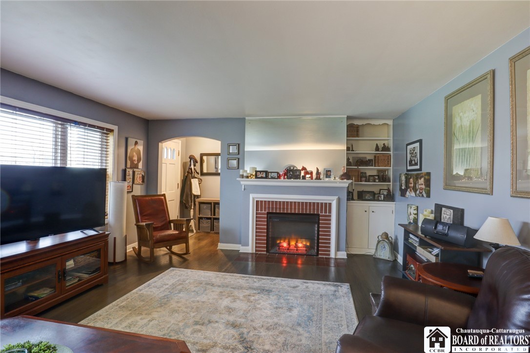 47 Summit Avenue, Jamestown, New York image 2