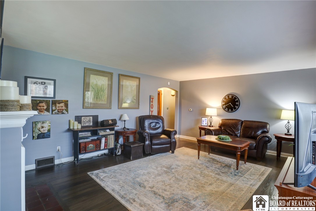47 Summit Avenue, Jamestown, New York image 4