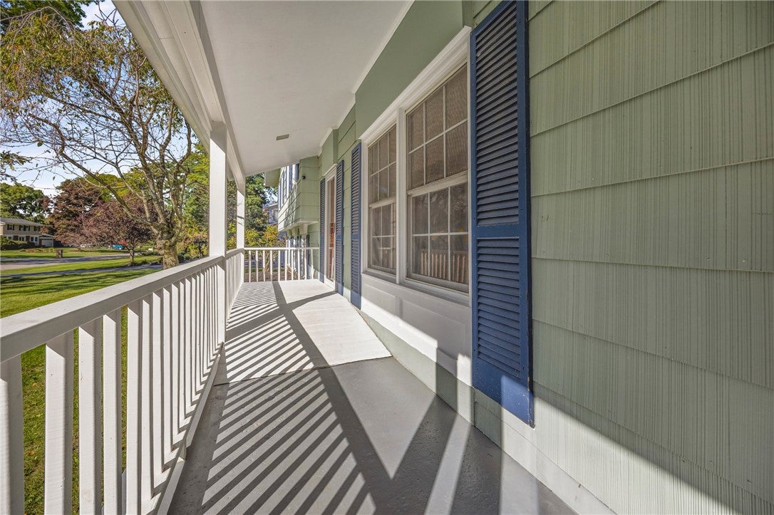 12 Buchanan Road