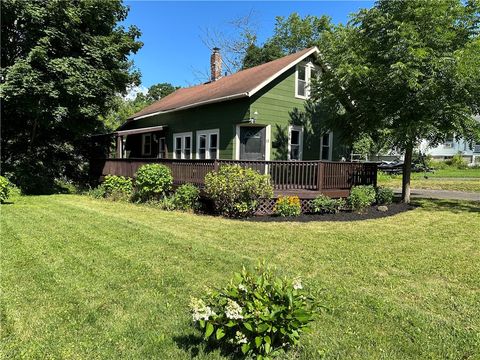 Photo of 13 Howard Street, Norwich, NY 13815 (MLS # R1552887)