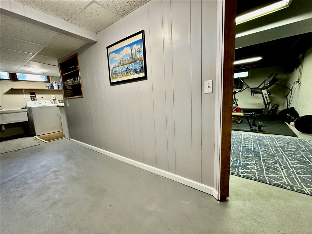 653 Winona Boulevard, Irondequoit, New York image 46