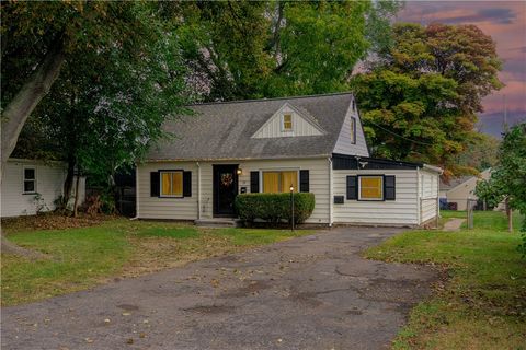 19 Mac Arthur Road Rochester NY 14615