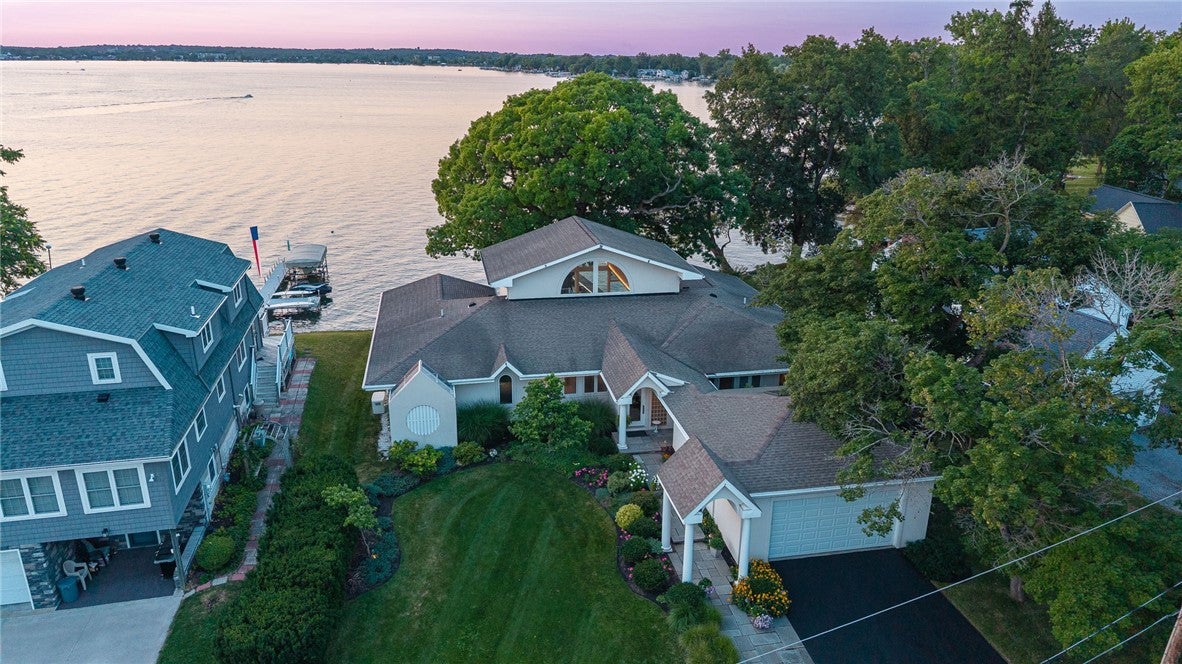3582 Otetiana Point