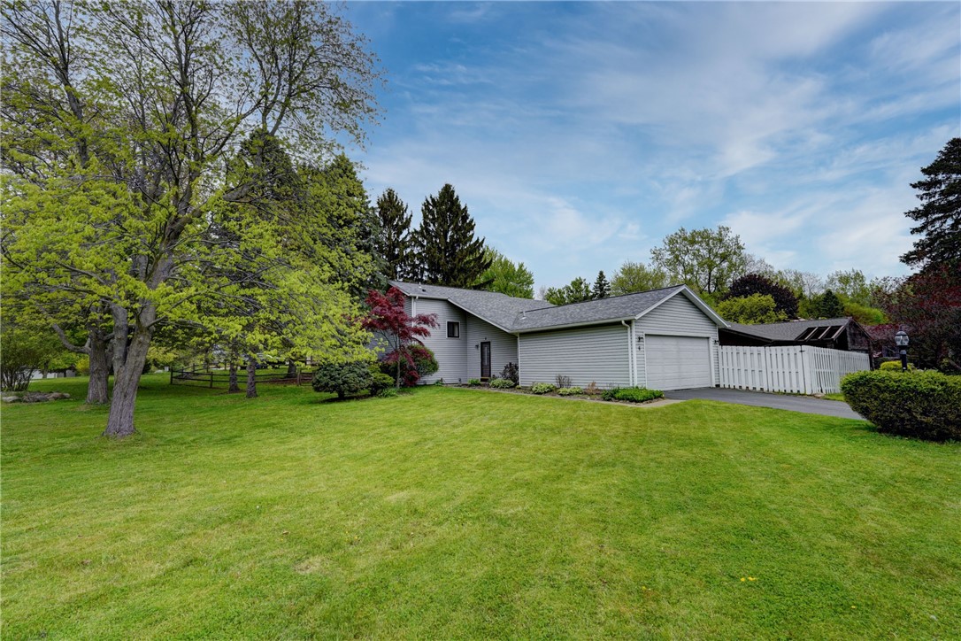 6 Sanders Farm Drive, Penfield, New York image 2