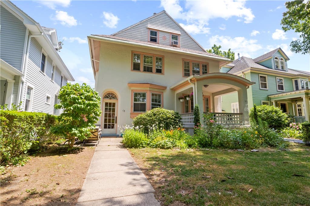 Photo of 18 Calumet Street, Rochester, NY 14610 (MLS # R1695550)