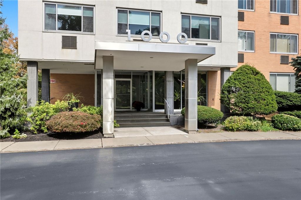 Photo of 1000 East Avenue #UN606, Rochester, NY 14607 (MLS # R1652366)