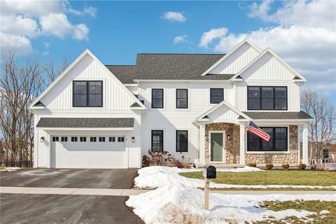 Homes For Sale - 6 Chase Meadow Trail<br/> Mendon, NY 14472