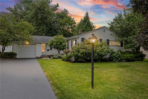 Homes For Sale - 35 Valley View Drive<br/> Monroe County, Penfield, NY 14526
