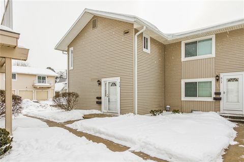 Condo For Sale - 519 Eastbrooke Lane<br/> Brighton, NY 14618