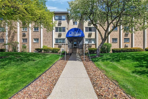 Condo For Sale - 905 Westage At The Harbor Hbr<br/> Irondequoit, NY 14617