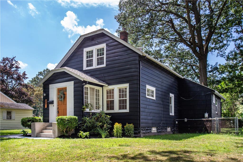 Photo of 21 Sheraton Drive, Greece, NY 14616 (MLS # R1704821)