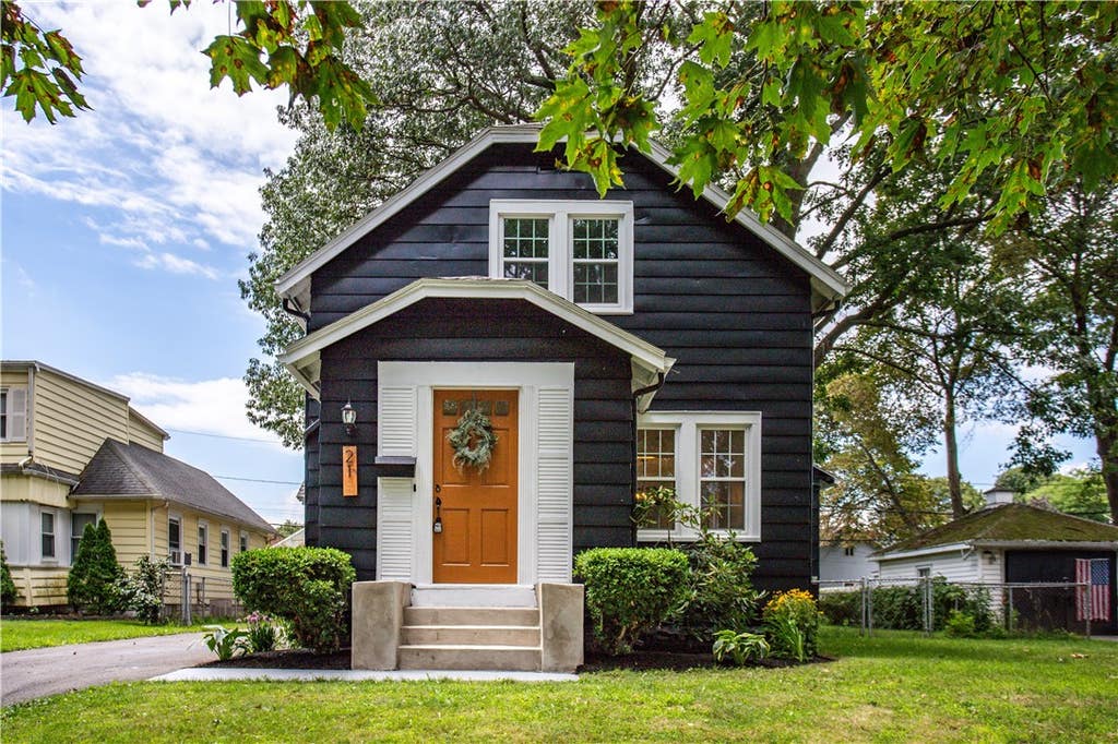 Photo of 21 Sheraton Drive, Greece, NY 14616 (MLS # R1704821)