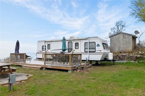Mobile Home For Sale - 7945 Lake Road #78  80<br/> Wayne County, Sodus, NY 14555