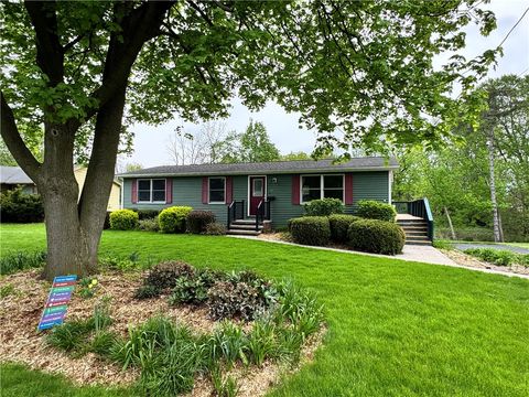 Homes For Sale - 106 Norris Drive<br/> Waterloo, NY 13165