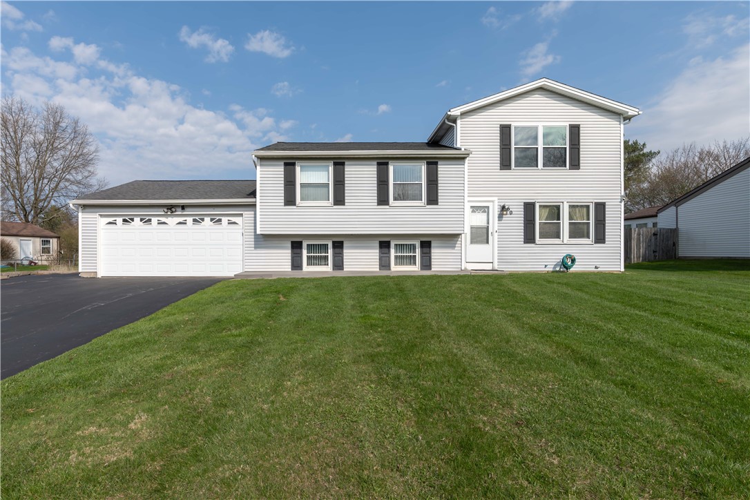 60 Wayfaring Lane, Greece, New York image 1