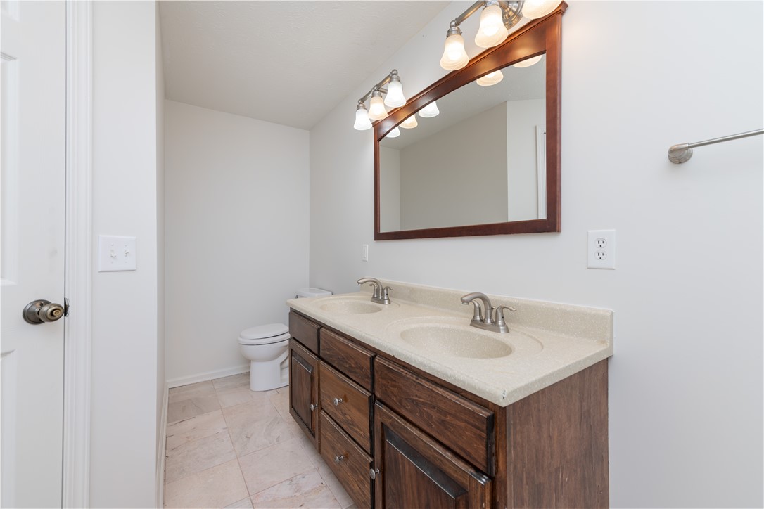 60 Wayfaring Lane, Greece, New York image 16