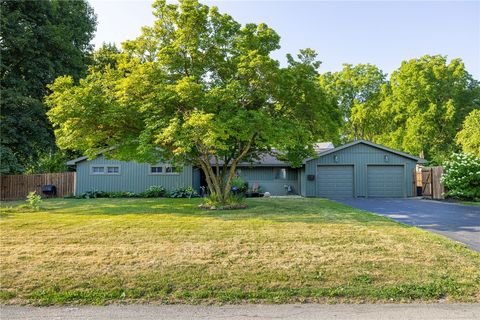 Homes For Sale - 15 Victoria Drive<br/> Monroe County, Brighton, NY 14618