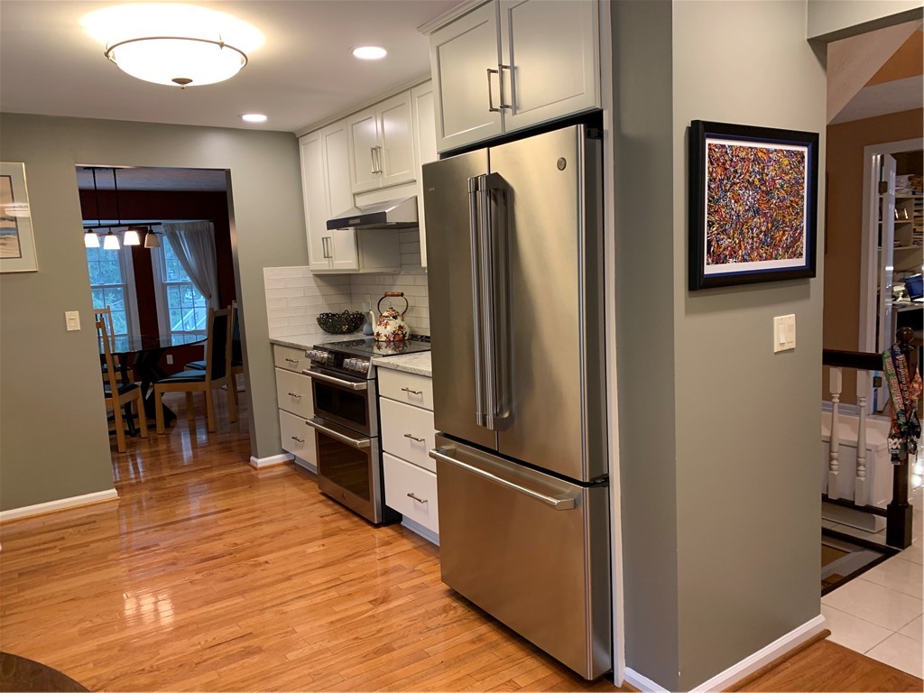 93 Creek Ridge, Pittsford, New York image 12