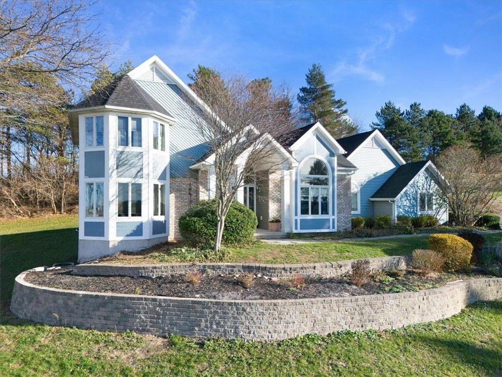 Photo of 1386 Macedon Center Rd Road, Macedon, NY 14502 (MLS # R1652382)