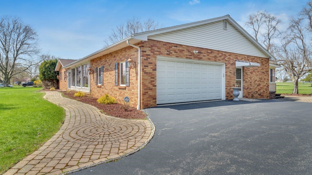 1642 Schlegel Road